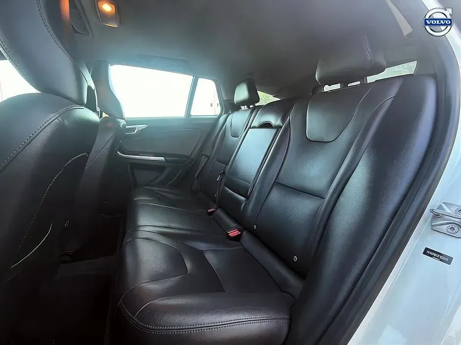 Volvo V60 photo 33