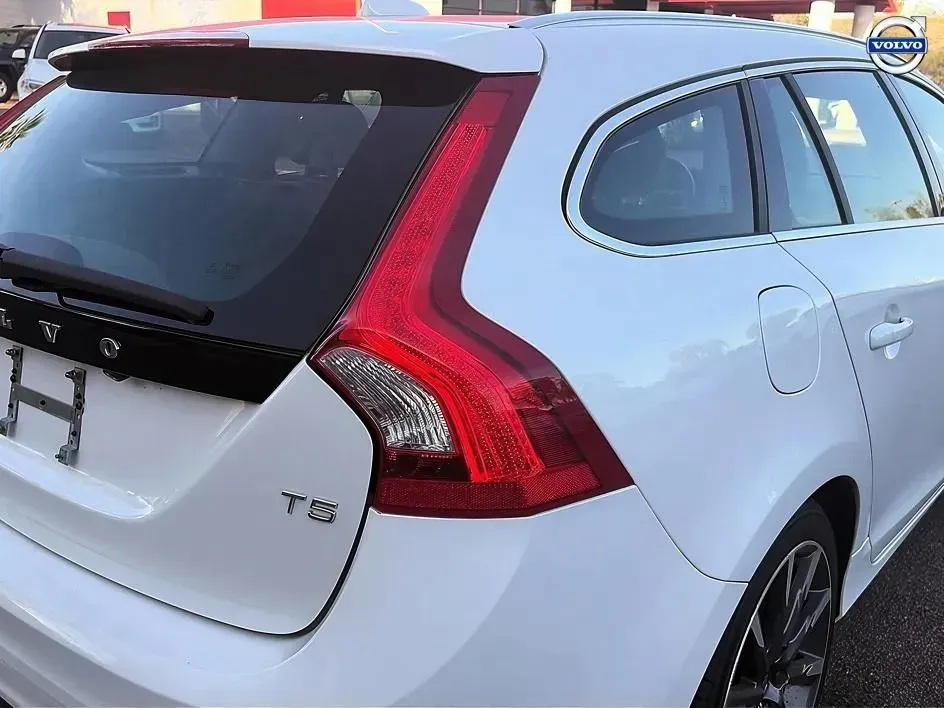 Volvo V60 photo 15