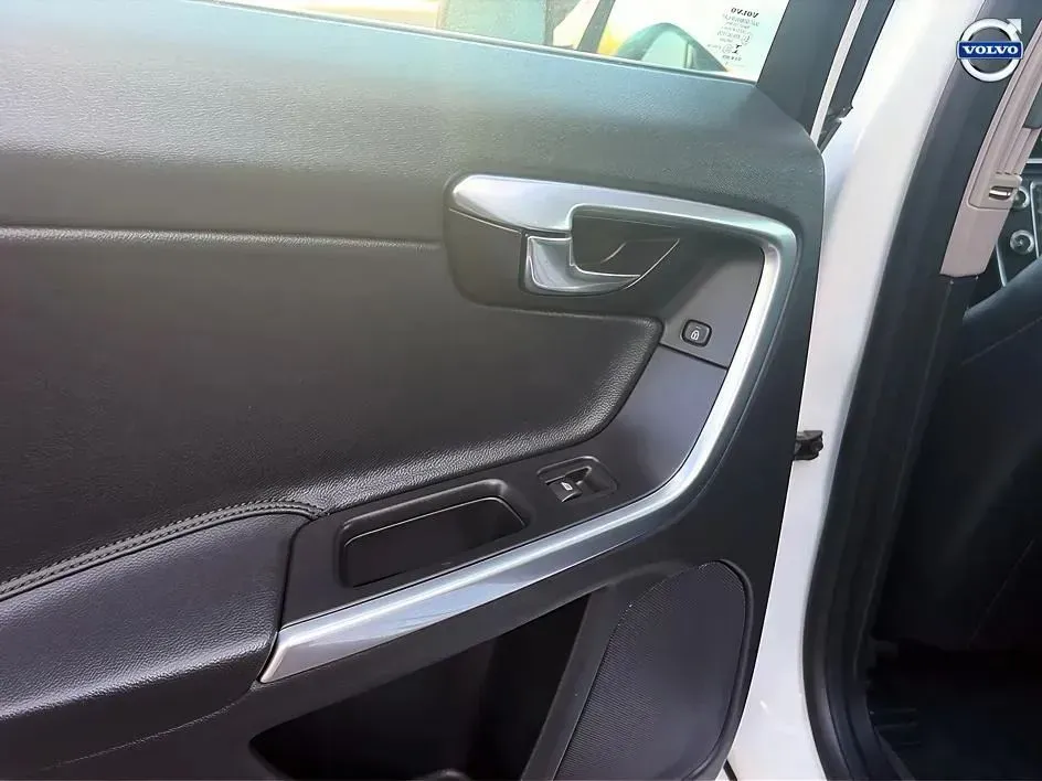 Volvo V60 photo 30