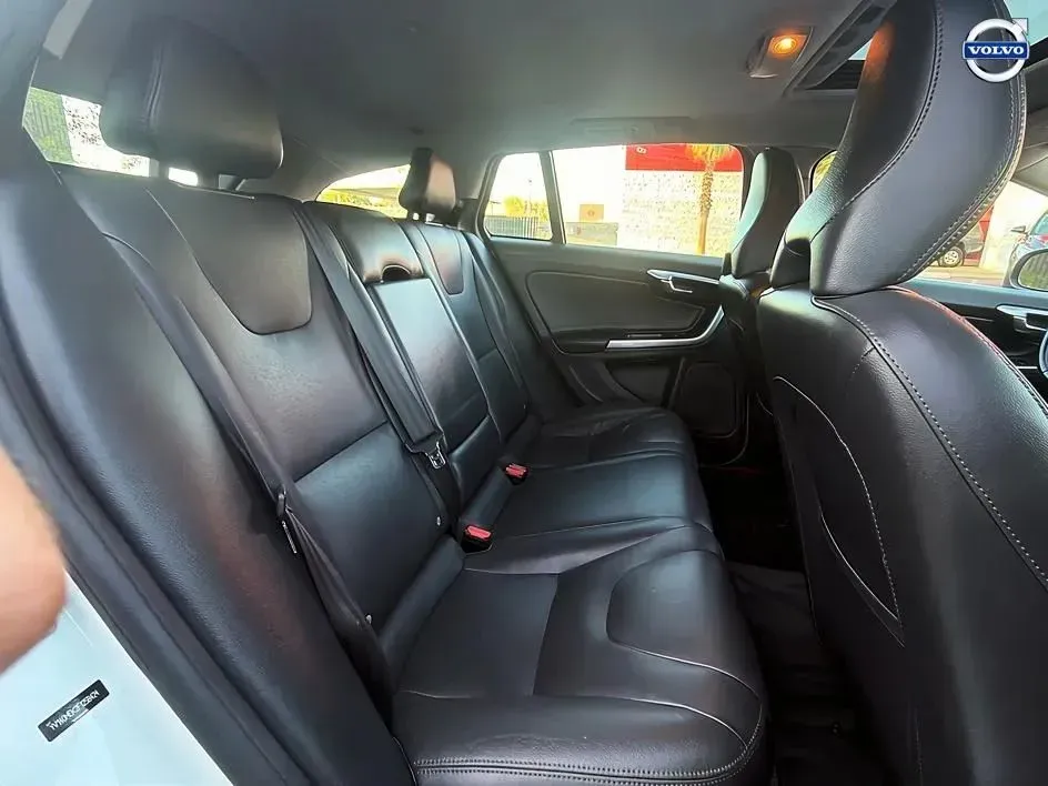 Volvo V60 photo 42