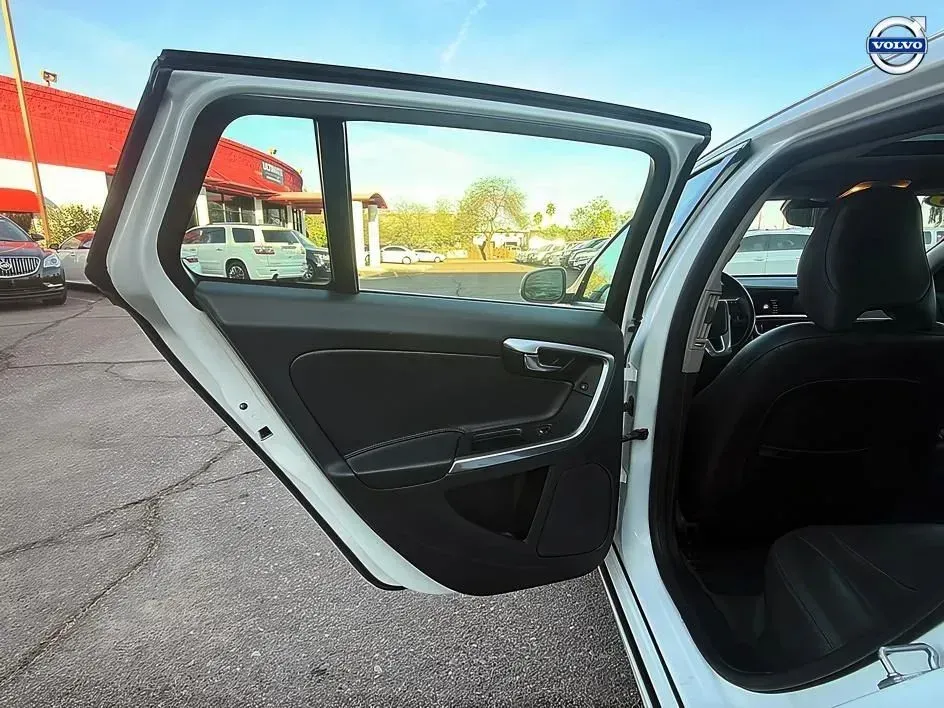 Volvo V60 photo 31