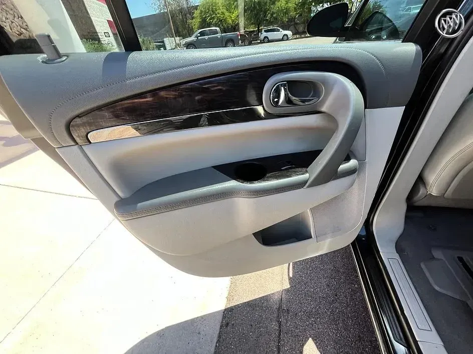 Buick Enclave photo 12