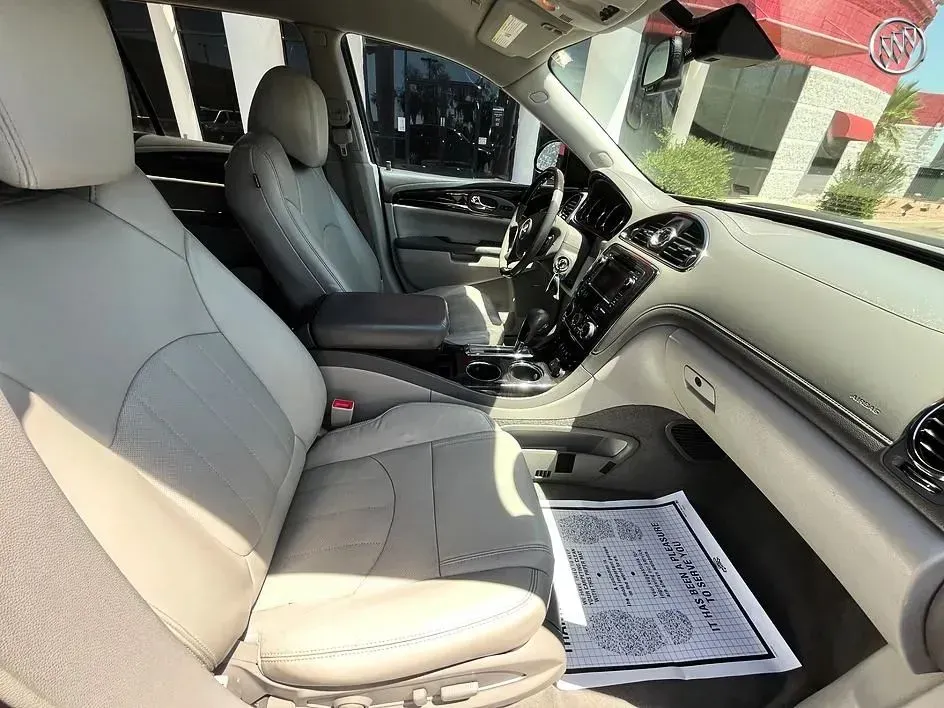 Buick Enclave photo 16