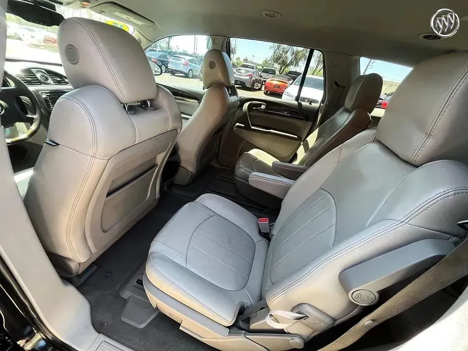 Buick Enclave photo 11