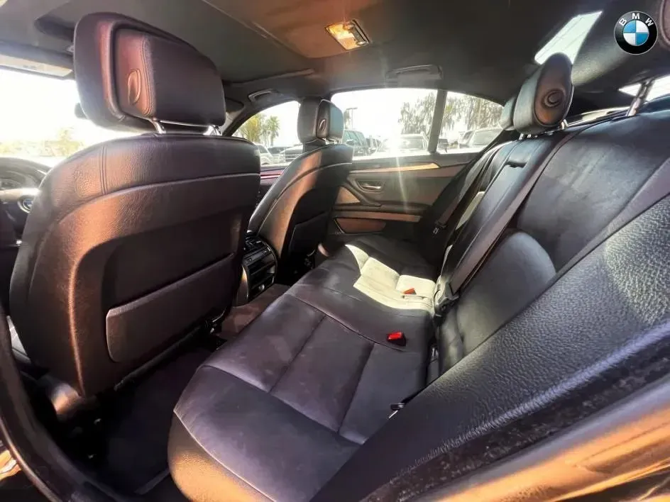 BMW 5 Series photo 13