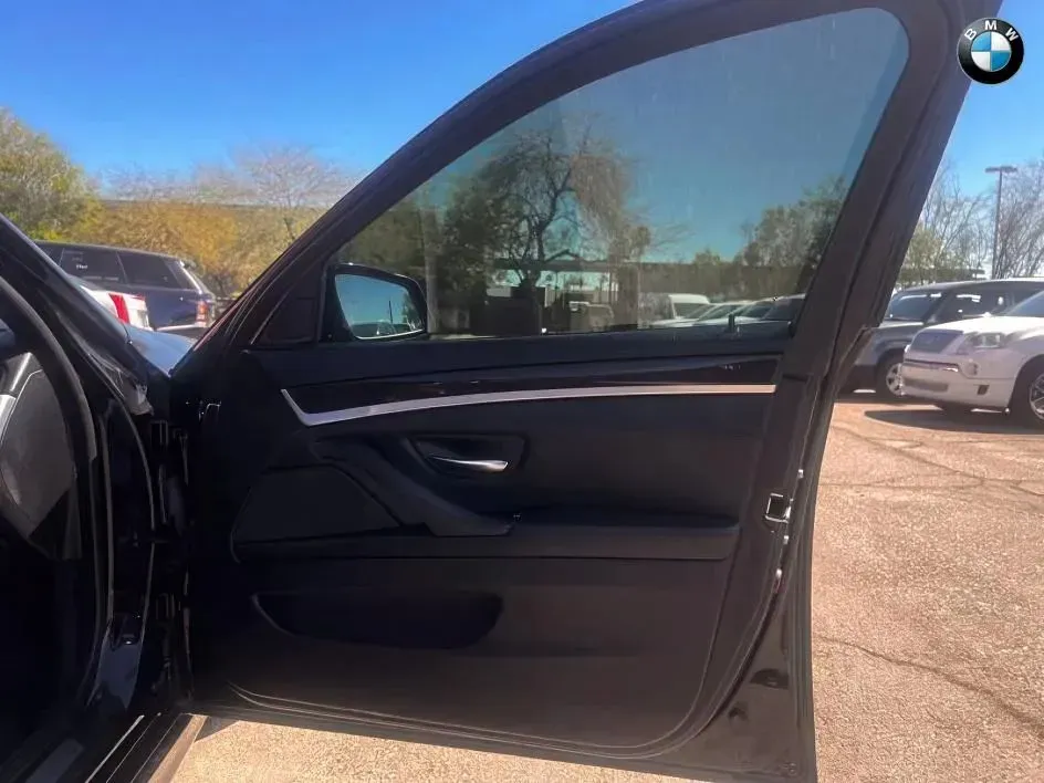 BMW 5 Series photo 20