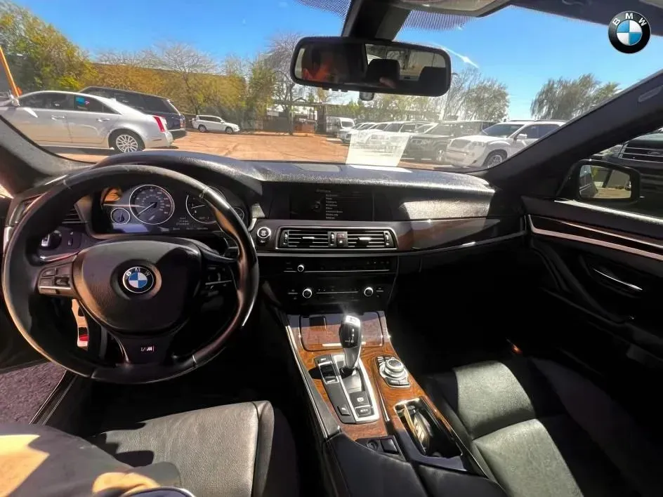 BMW 5 Series photo 17