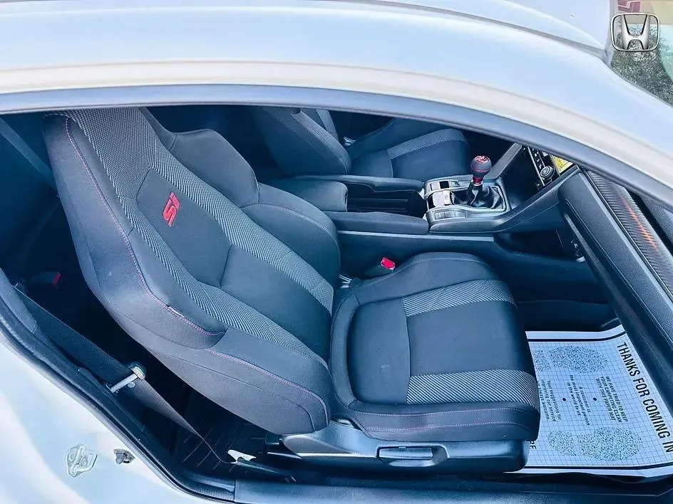 Honda Civic photo 30