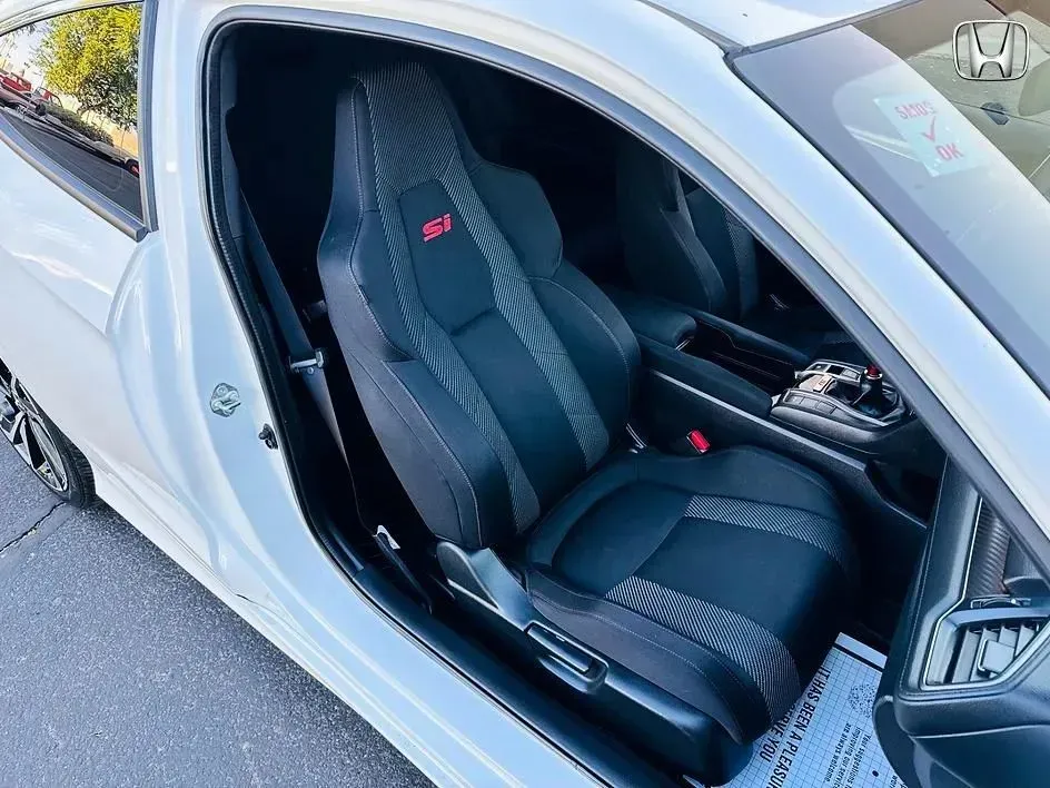 Honda Civic photo 24