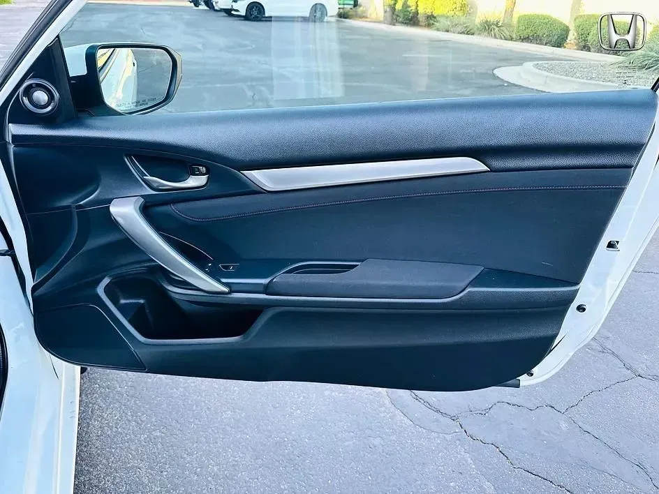 Honda Civic photo 29