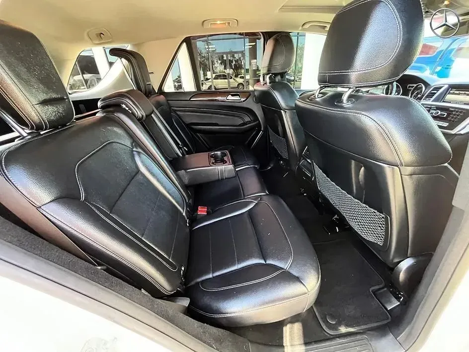 Mercedes-Benz M-Class photo 16