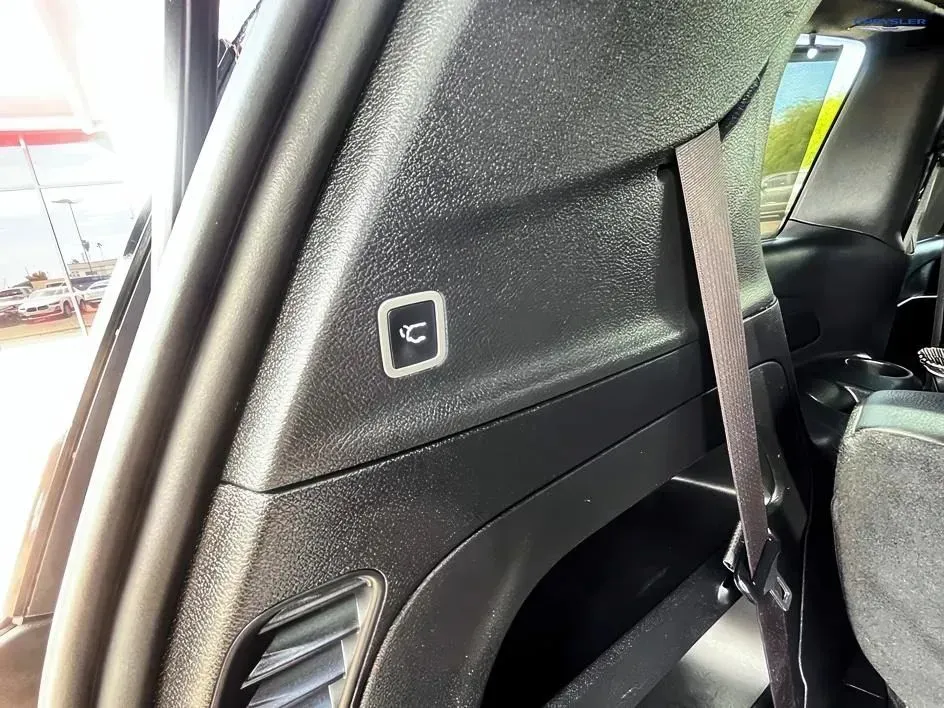 Chrysler Pacifica photo 14