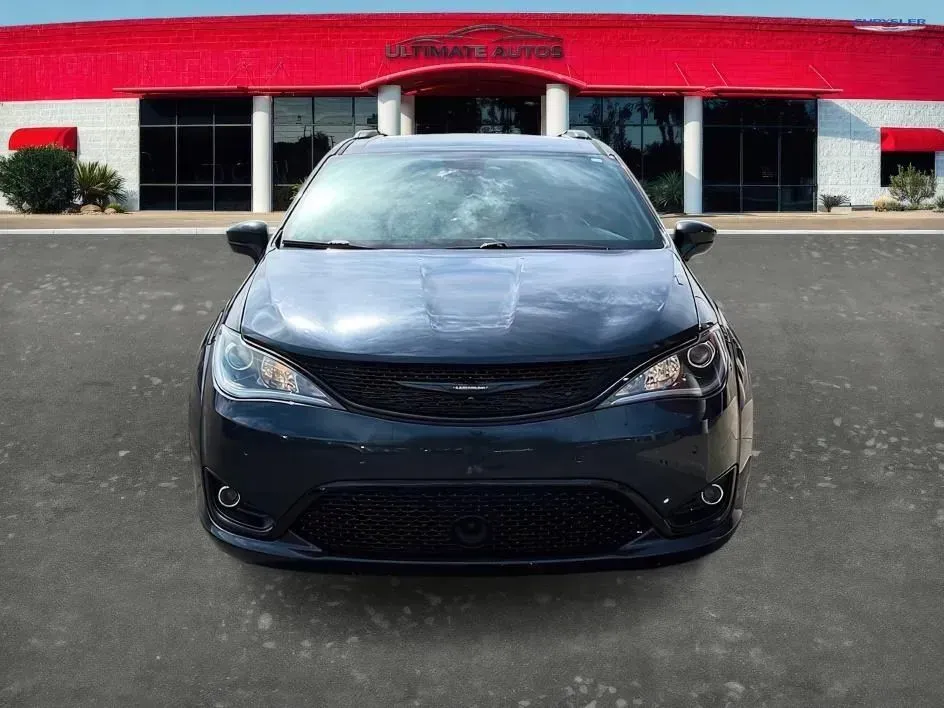 Chrysler Pacifica photo 6