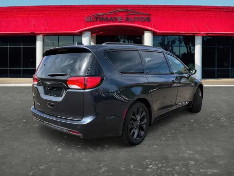 Another view of 2019 Chrysler Pacifica Touring L Minivan 4D for sale in Mesa, AZ at Ultimate Autos