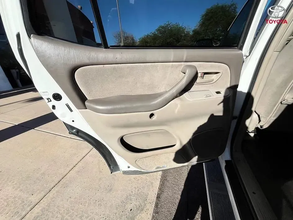 Toyota Sequoia photo 12
