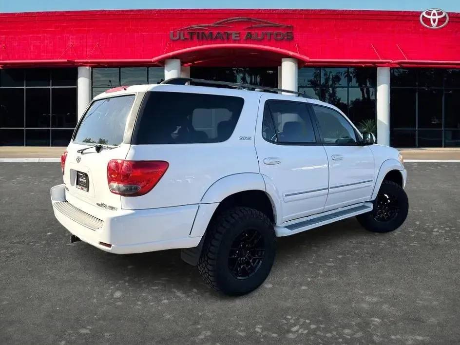 Toyota Sequoia photo 3