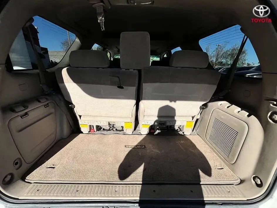 Toyota Sequoia photo 13