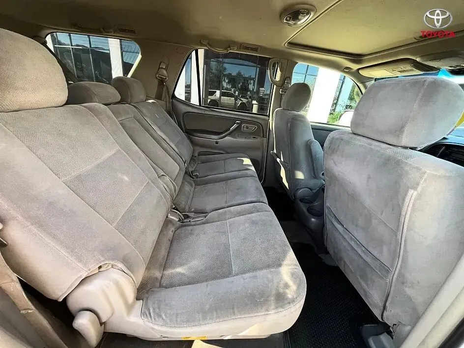 Toyota Sequoia photo 16
