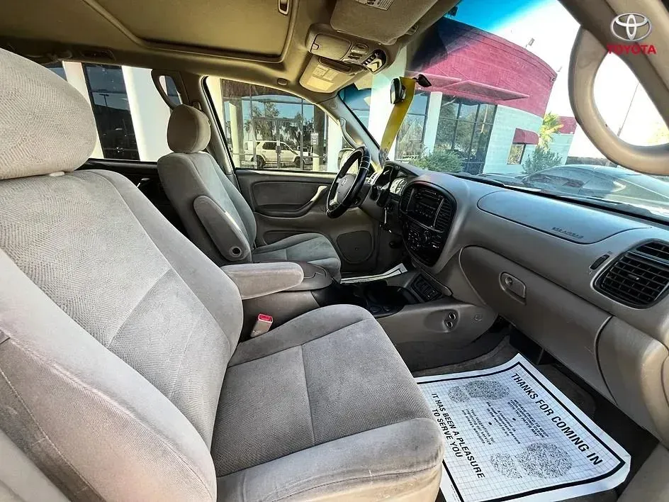 Toyota Sequoia photo 14