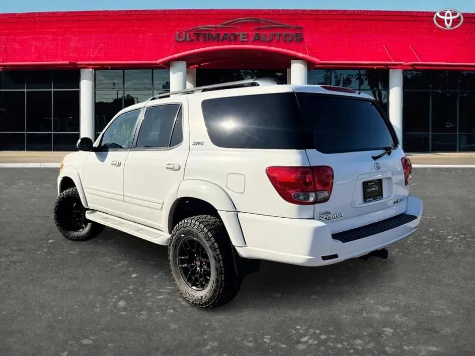 Toyota Sequoia photo 4