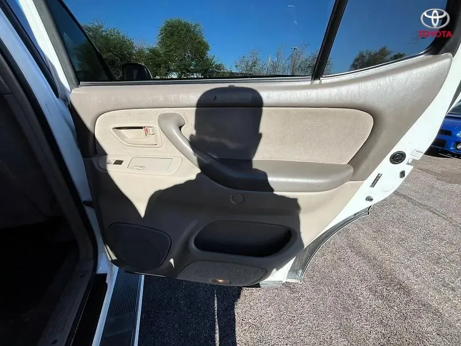 Toyota Sequoia photo 17