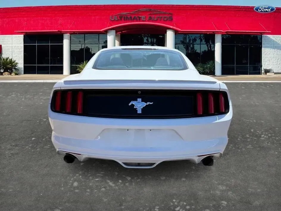Ford Mustang photo 8