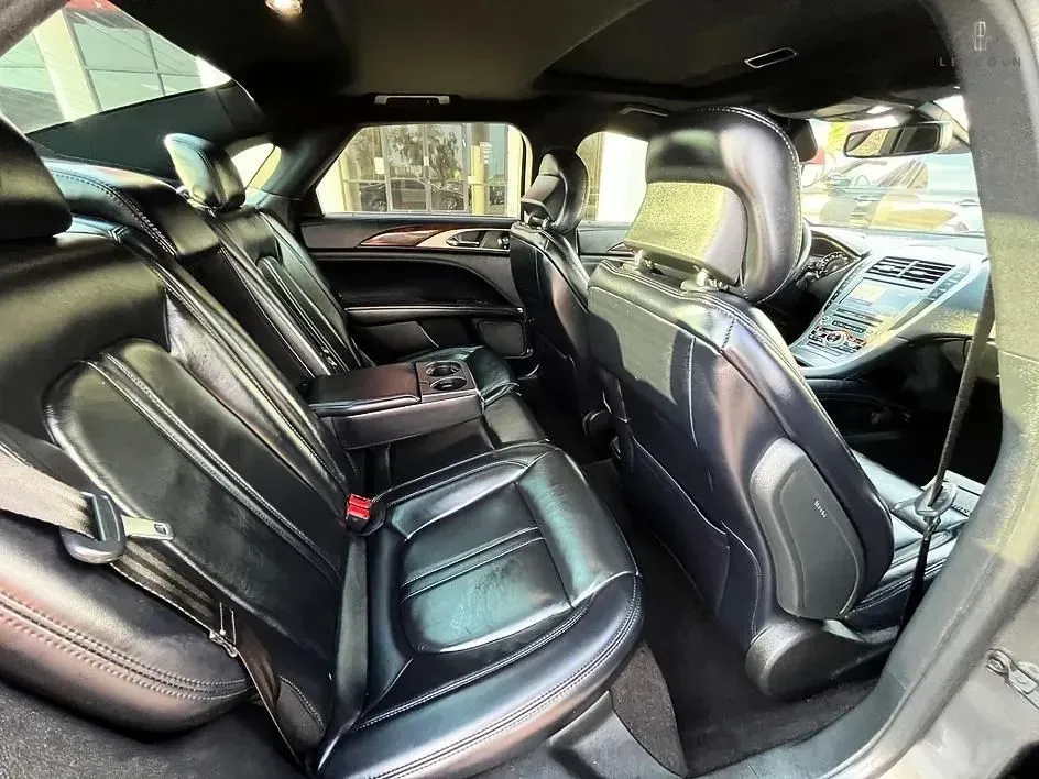 Lincoln MKZ photo 15