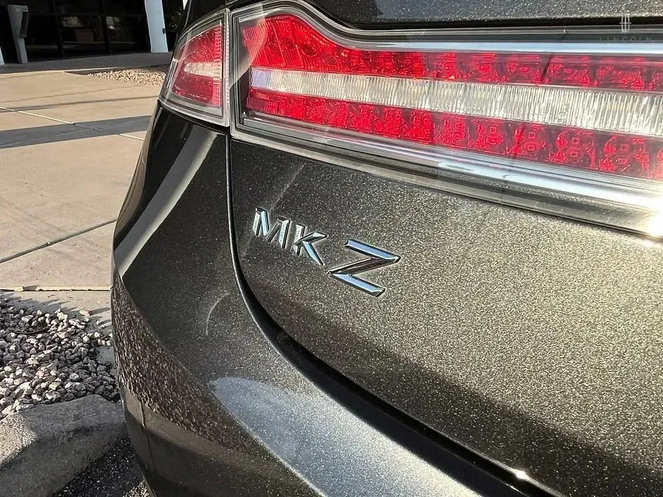 Lincoln MKZ photo 21