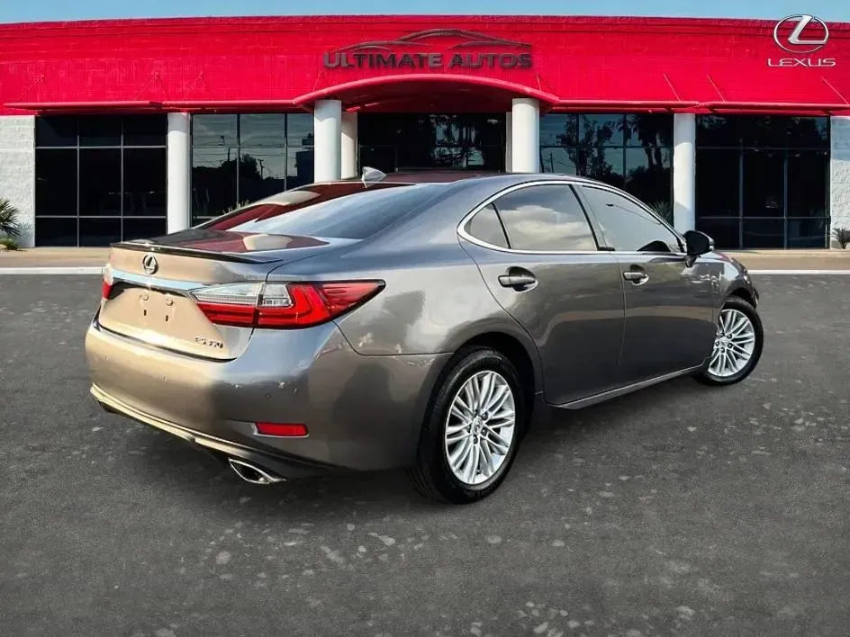 Lexus ES photo 3