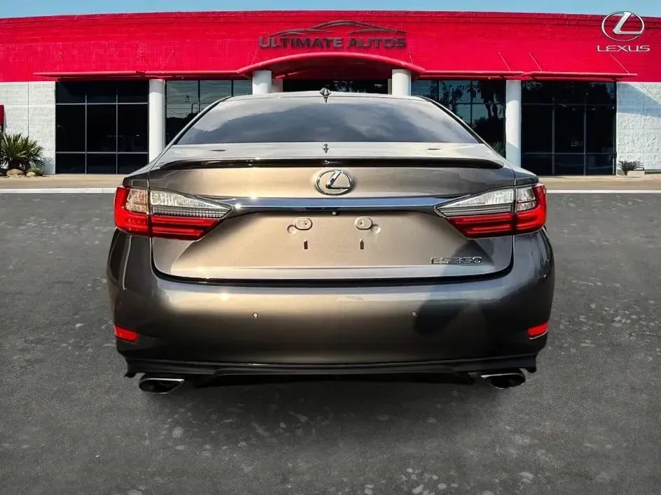 Lexus ES photo 8