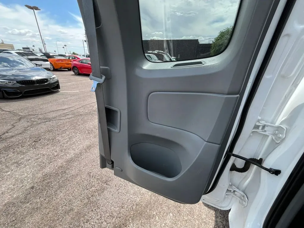 Toyota Tacoma photo 16