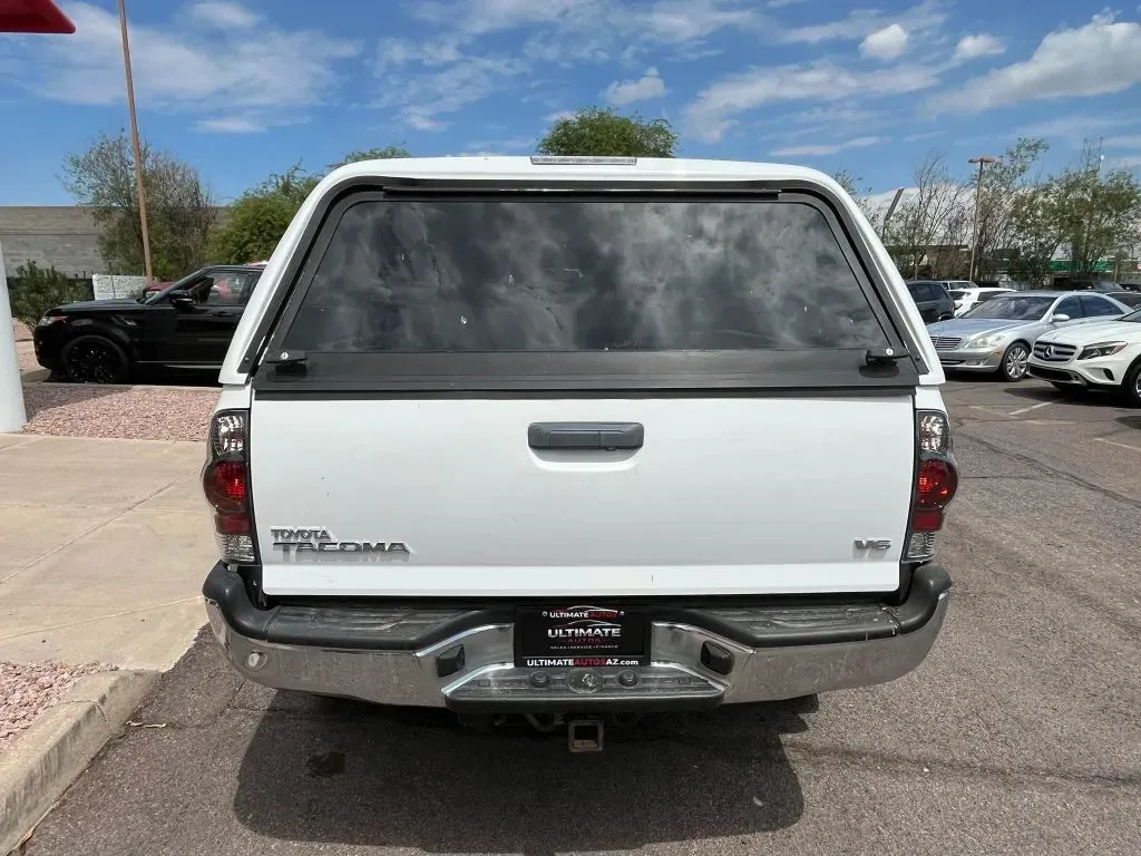 Toyota Tacoma photo 8