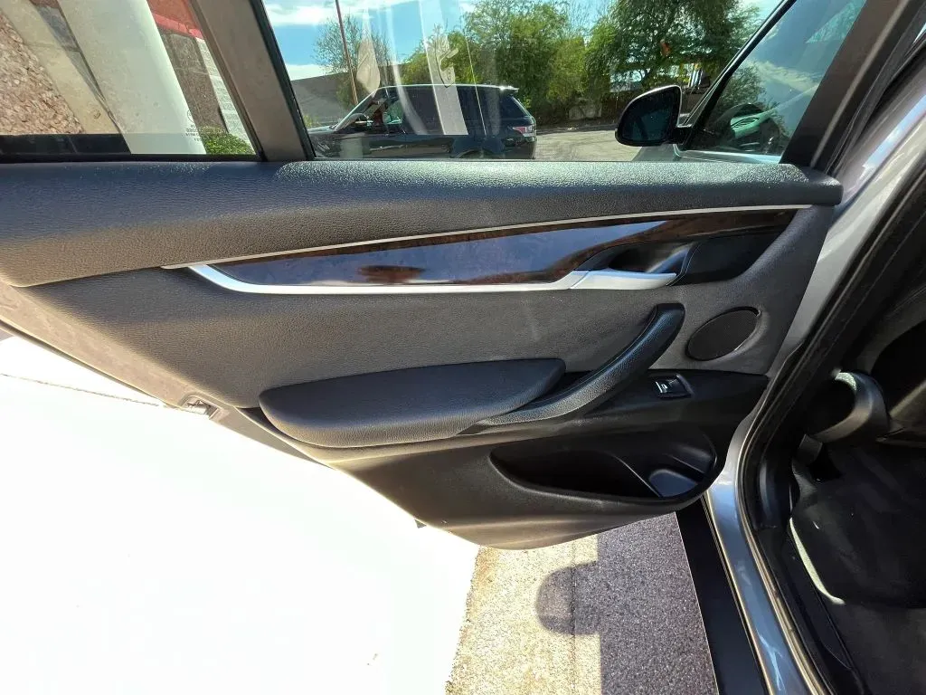 BMW X5 photo 12