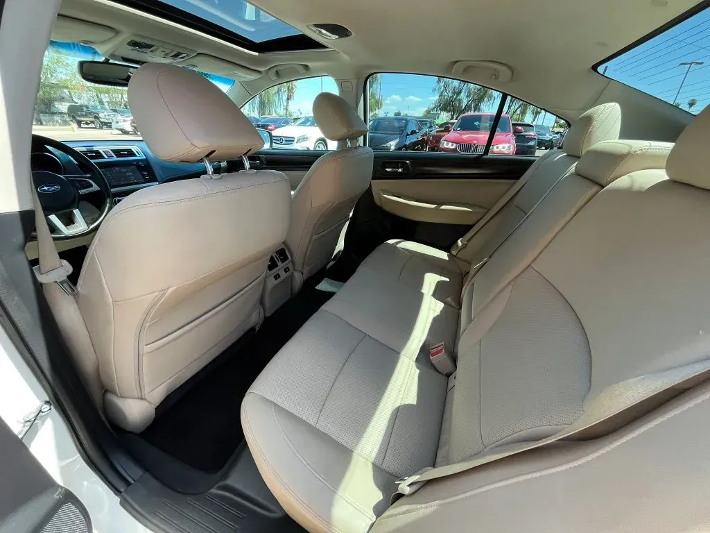 Subaru Legacy photo 11