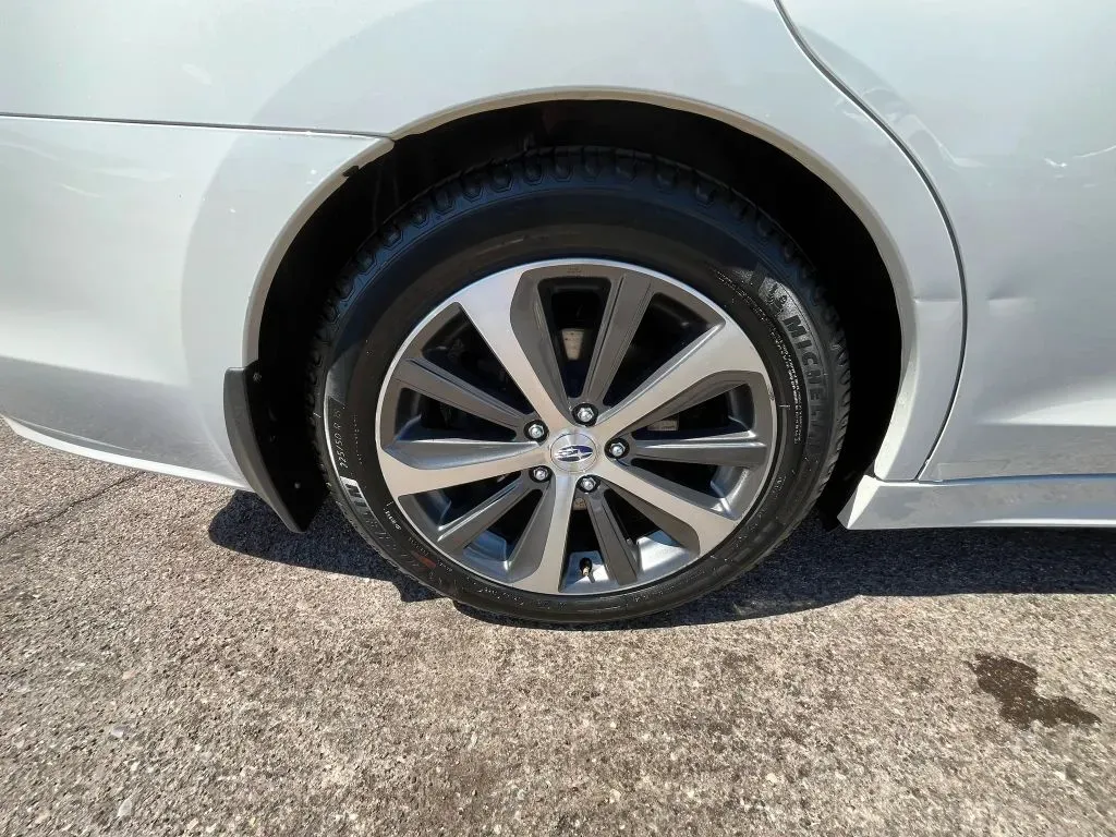 Subaru Legacy photo 19