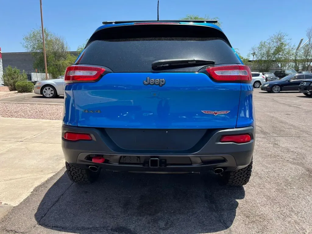Jeep Cherokee photo 8