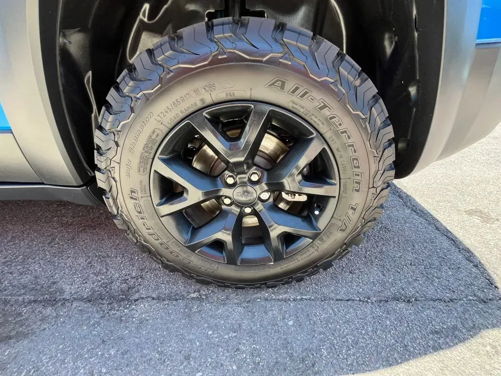 Jeep Cherokee photo 18