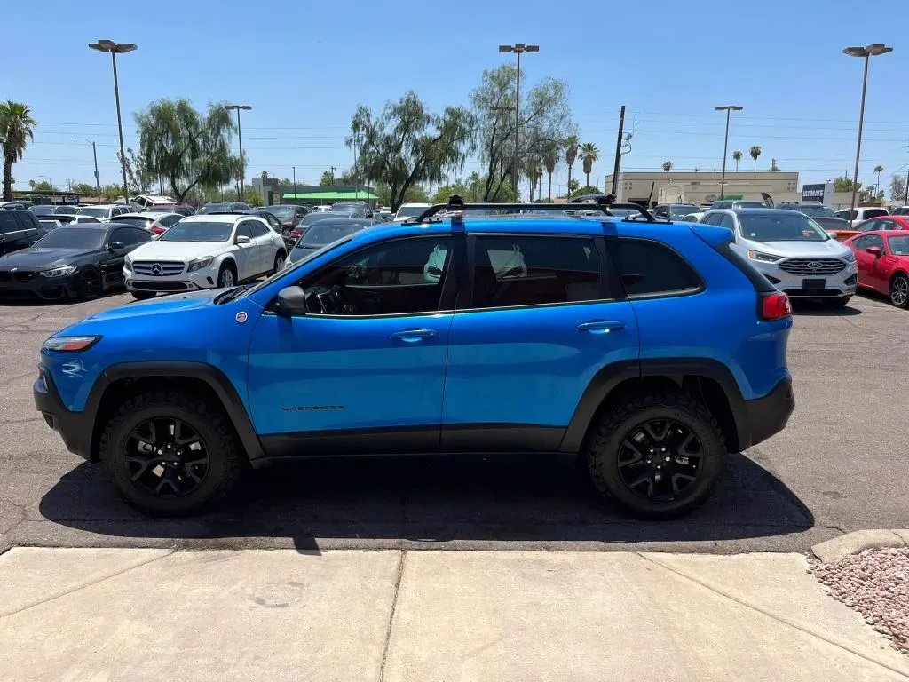 Jeep Cherokee photo 7