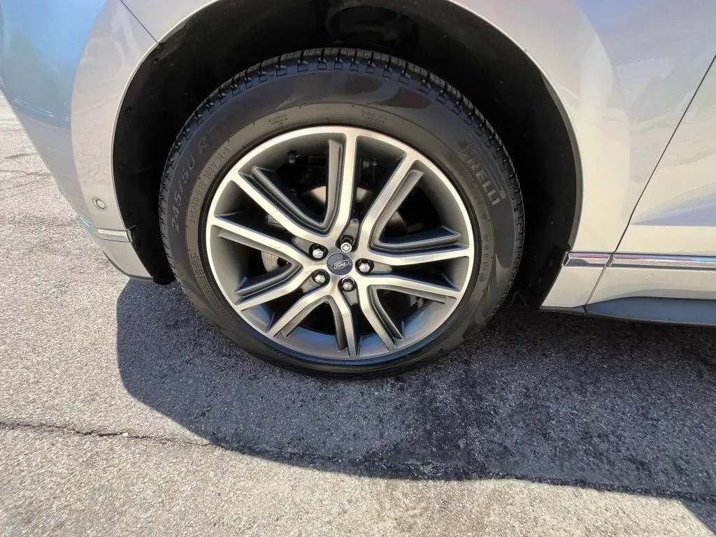 Ford Edge photo 17