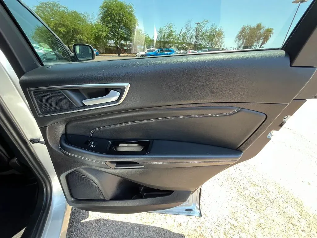 Ford Edge photo 16
