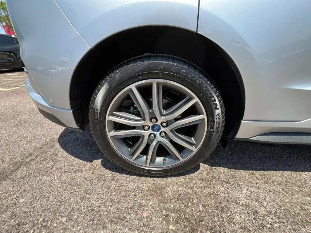 Ford Edge photo 19
