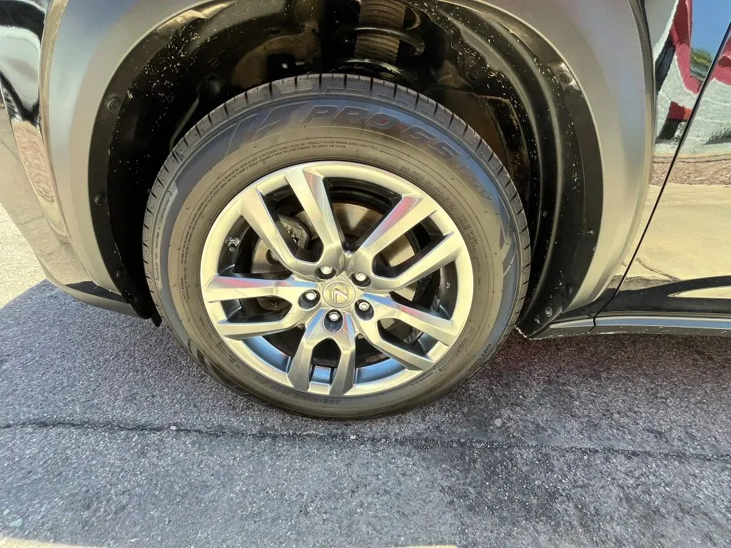 Lexus NX photo 16