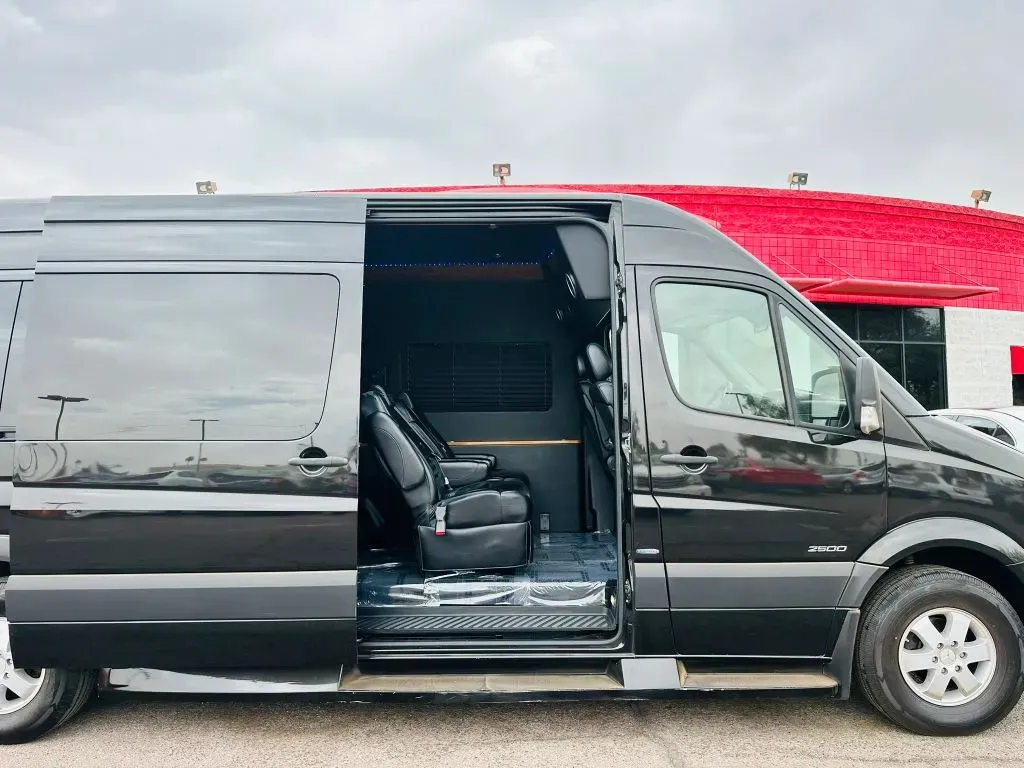 Mercedes-Benz Sprinter photo 44