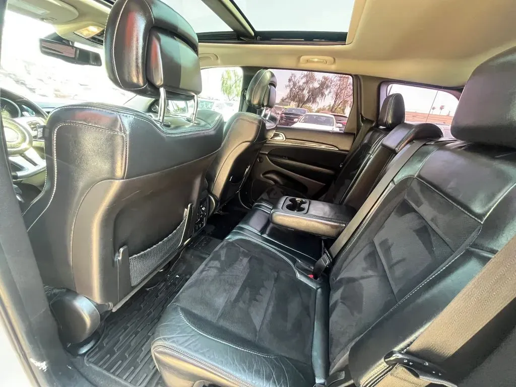 Jeep Grand Cherokee photo 9