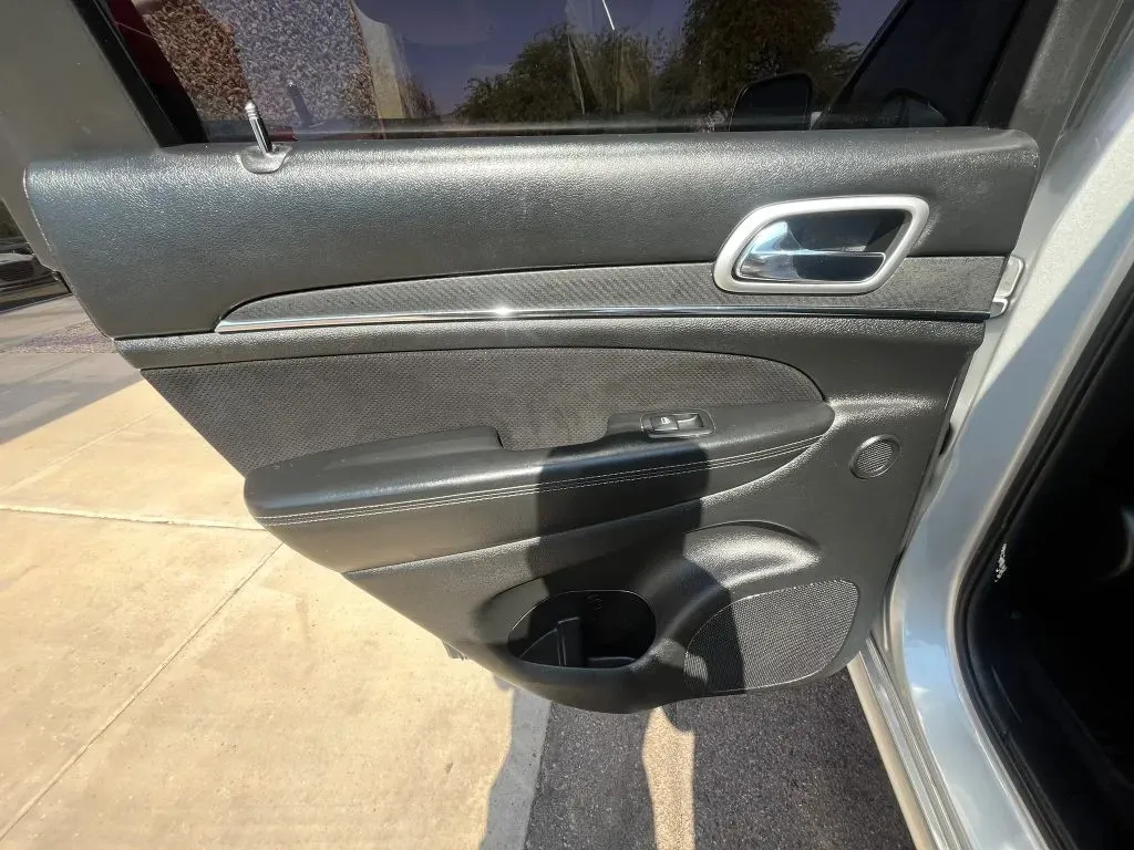 Jeep Grand Cherokee photo 10