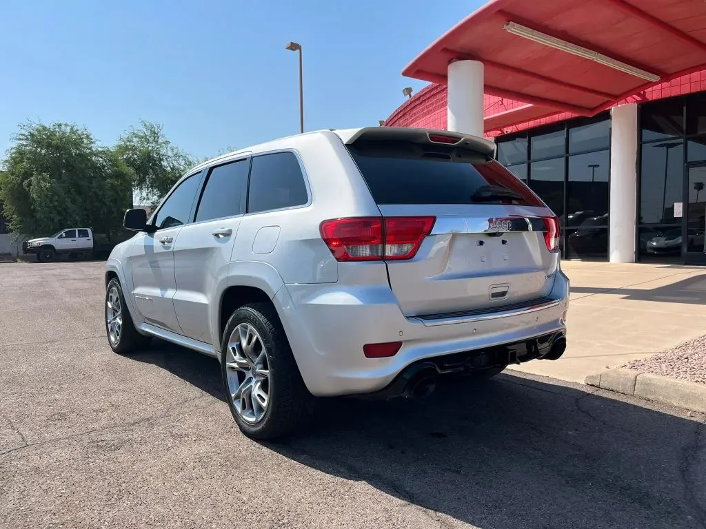 Jeep Grand Cherokee photo 3