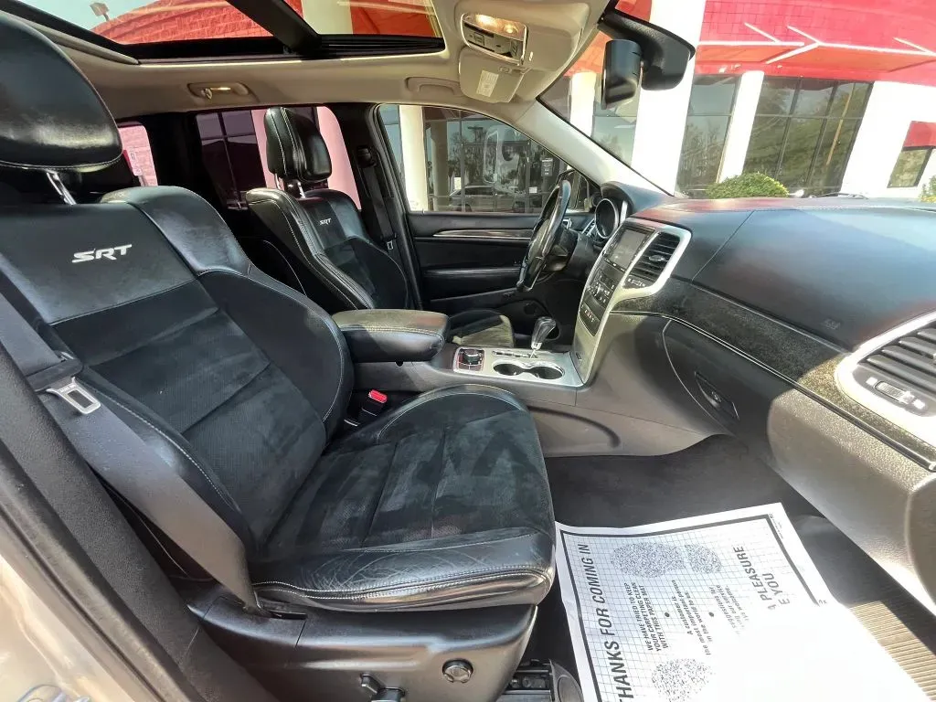 Jeep Grand Cherokee photo 11