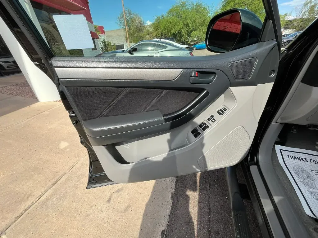 Toyota 4Runner photo 8