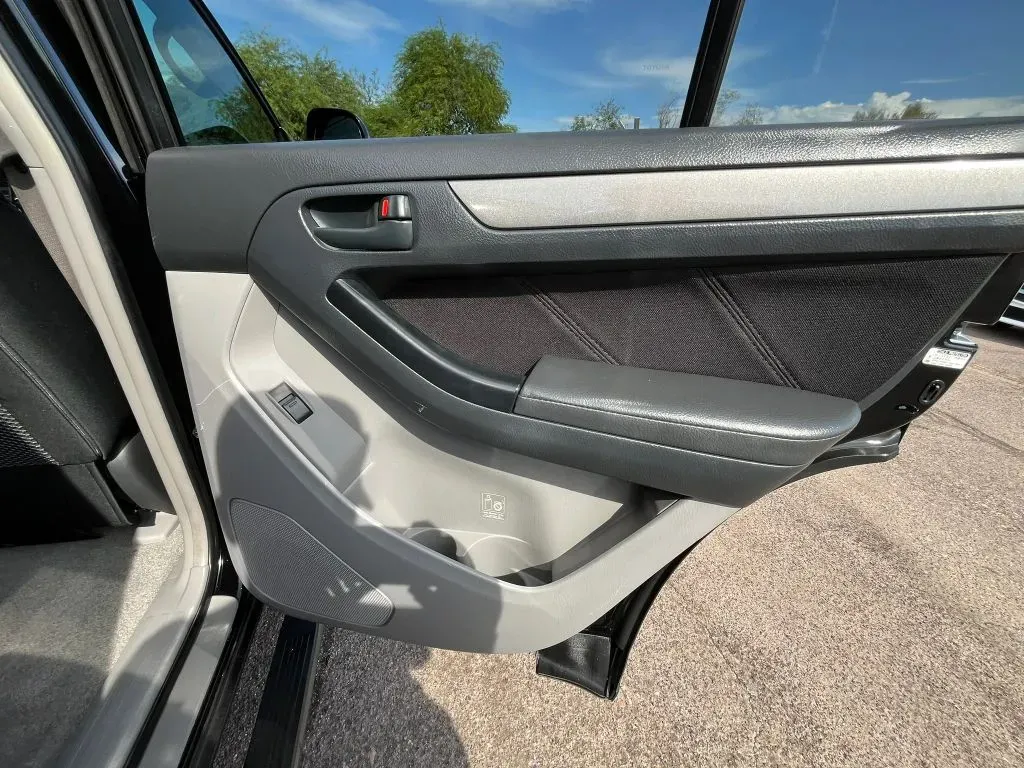 Toyota 4Runner photo 14