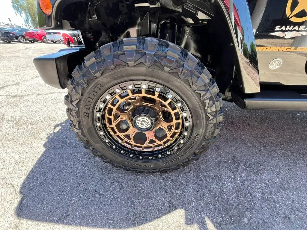 Jeep Wrangler photo 11